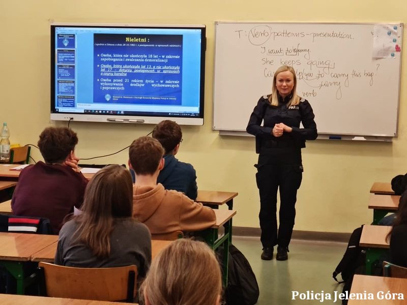 o-hejcie-i-cyberprzemocy-104610