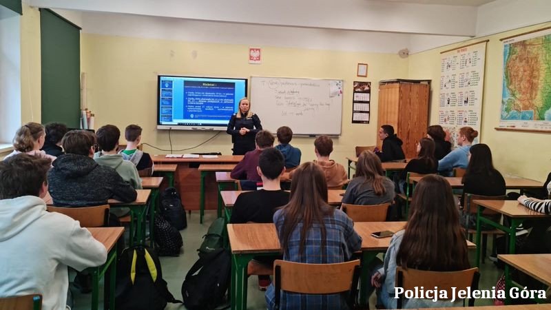 o-hejcie-i-cyberprzemocy-104610