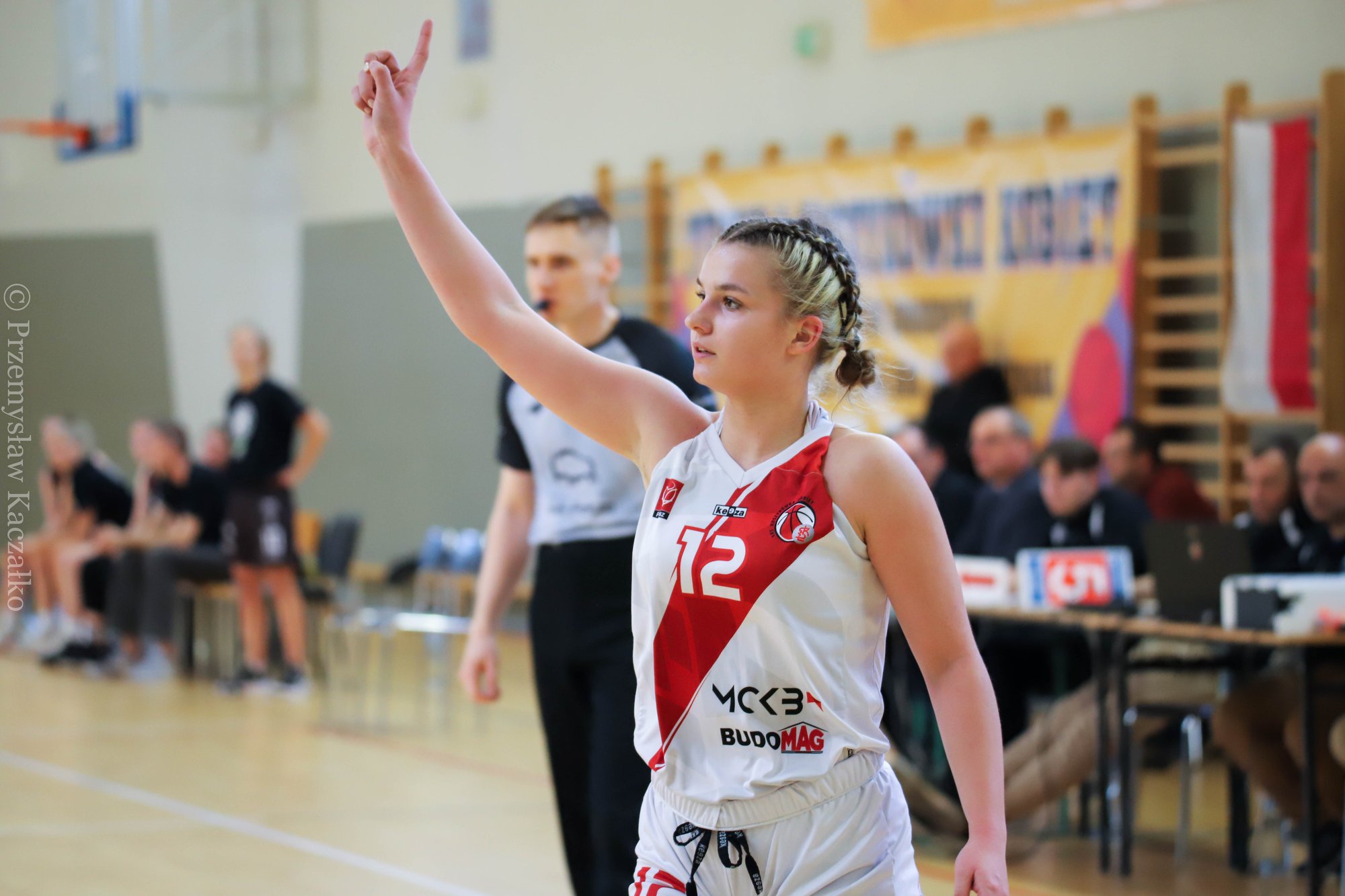 ks-przeduzy-szanse-na-awans-104649