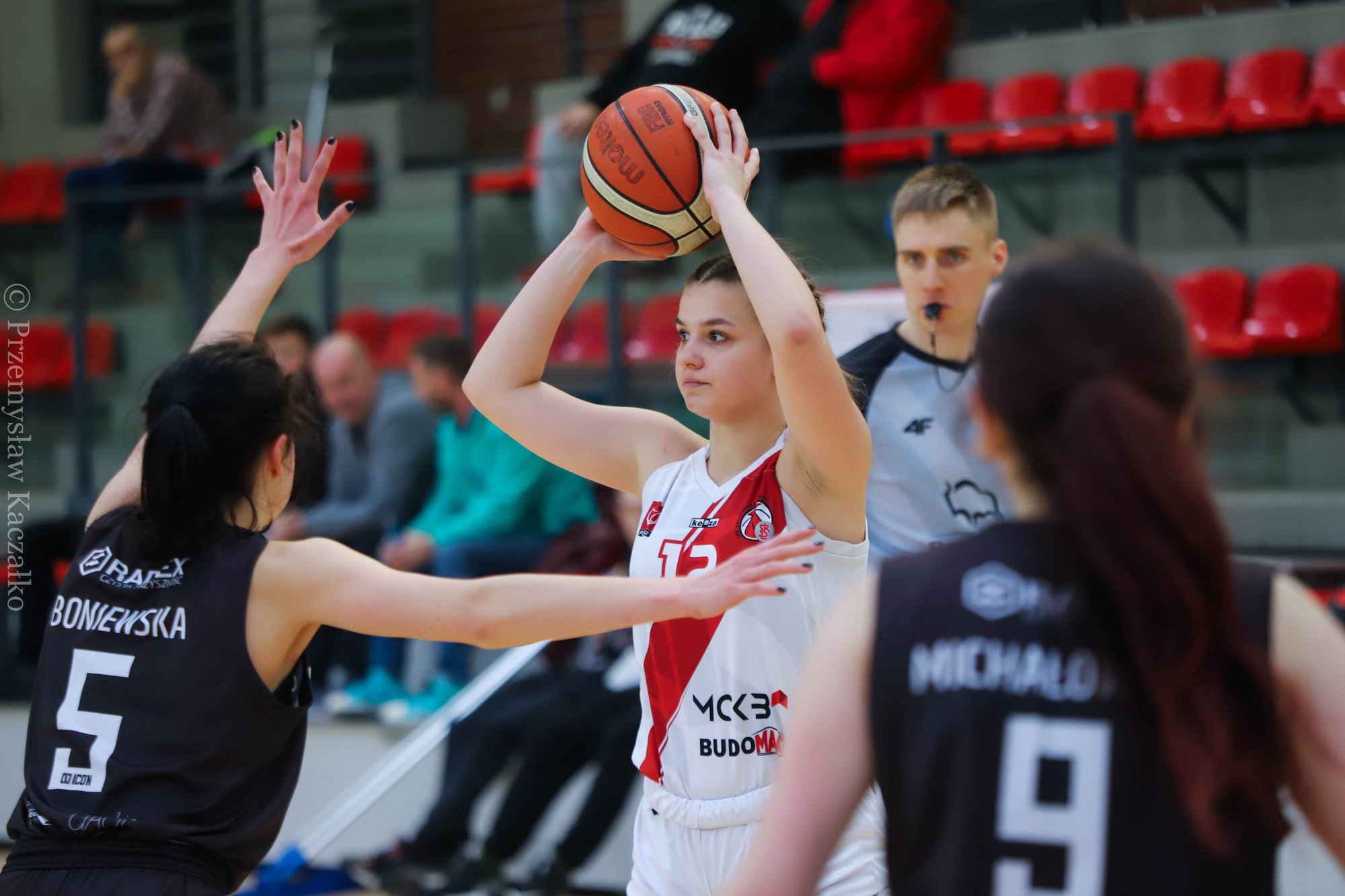 ks-przeduzy-szanse-na-awans-104649