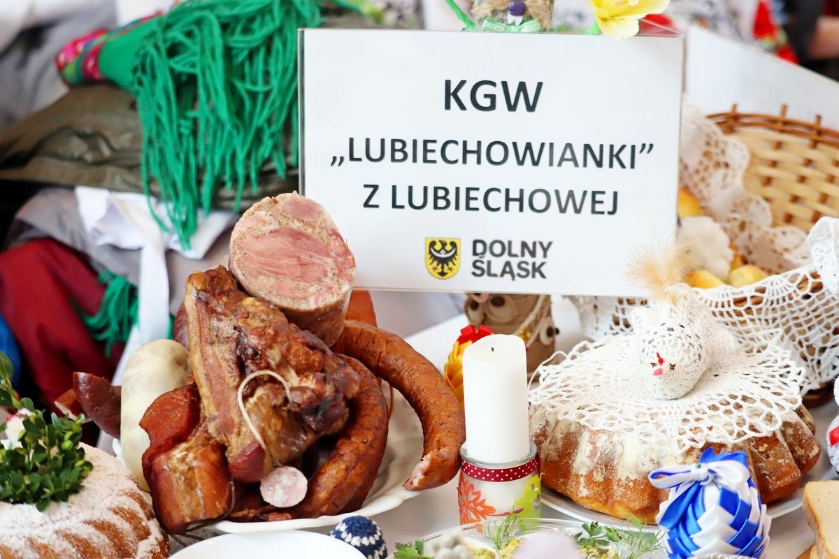 wielkanoce-potrawy-i-ozdoby-w-nowym-rynku-104651