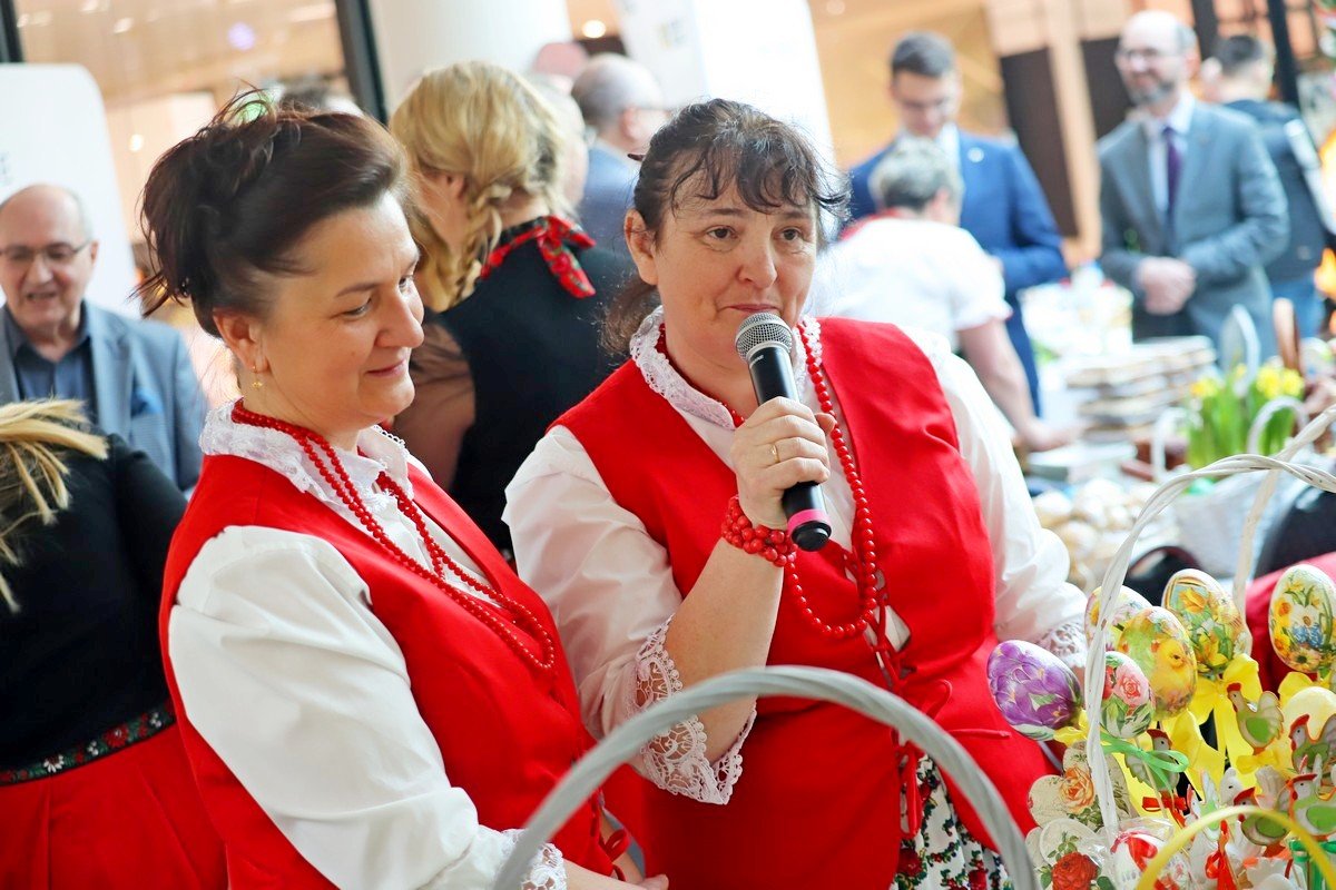 wielkanoce-potrawy-i-ozdoby-w-nowym-rynku-104651