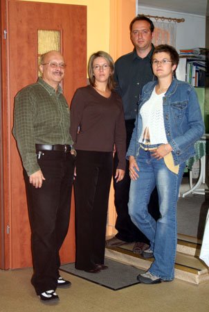 Piotr Piątek, Anna Roziel, Marian Wadowski i Magdalena Krausiewicz-Łada reprezentujący radę pedagogiczną i radę rodziców SP nr 5 nie dali się namówić do podpisania