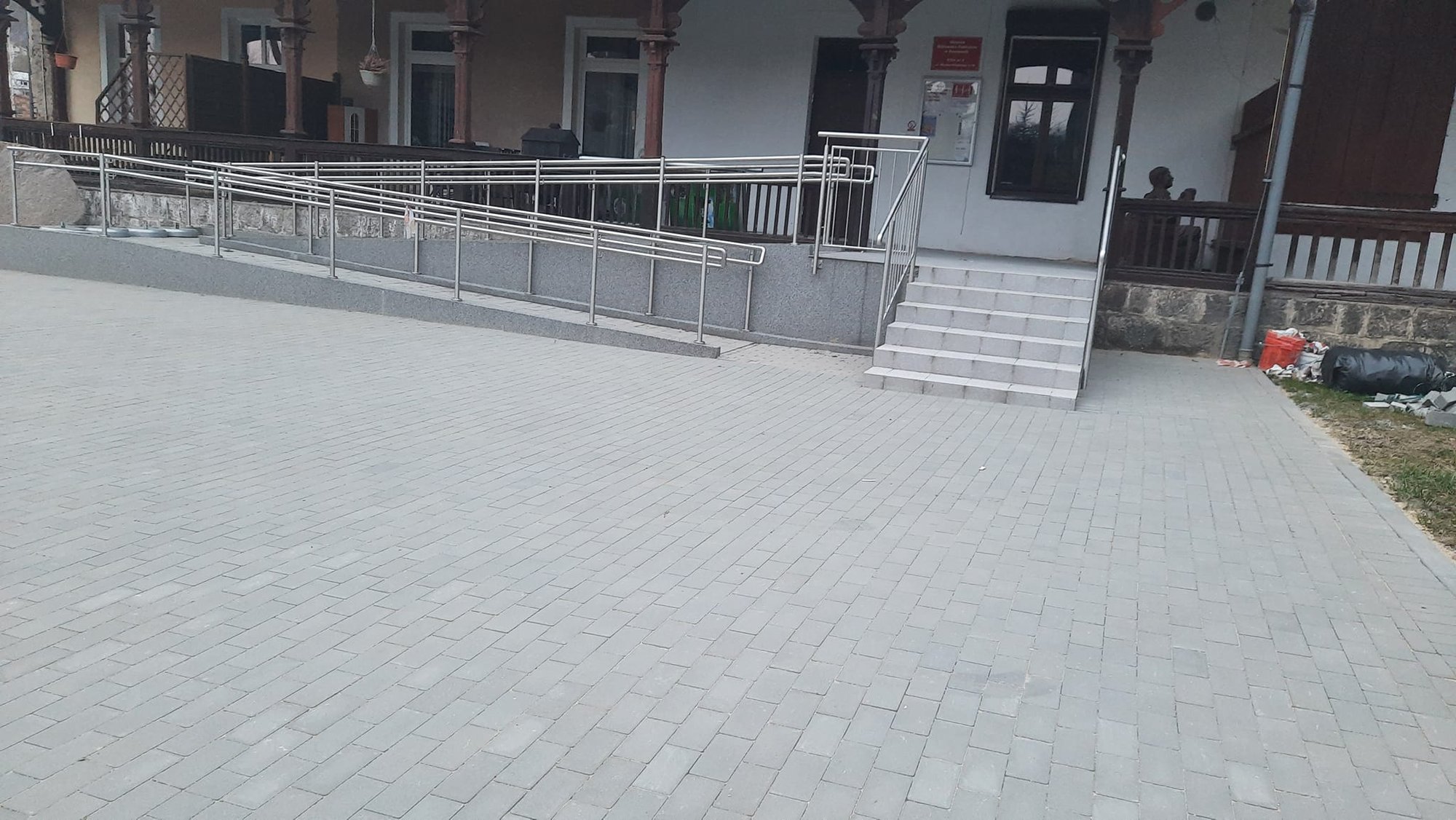 jest-plac-z-parkingiem-104851