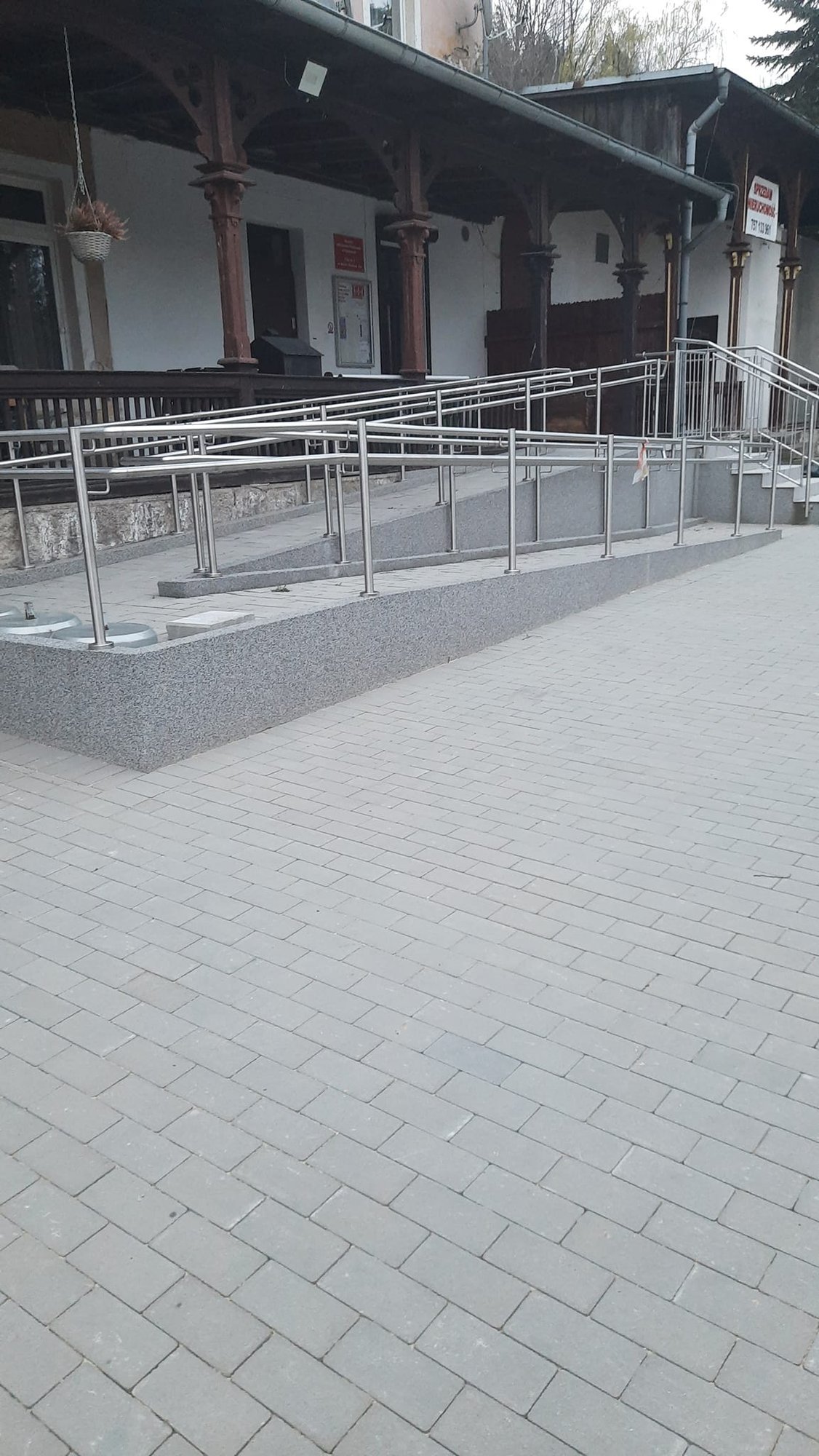 jest-plac-z-parkingiem-104851