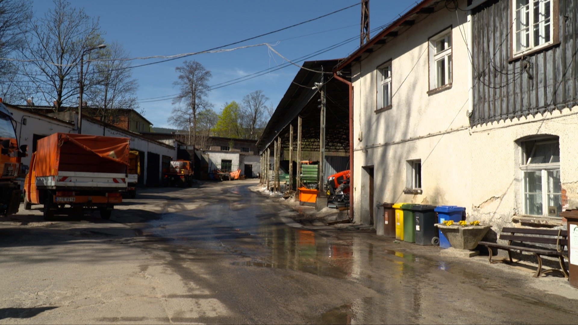 nowa-biblioteka-w-starej-bazie-105058