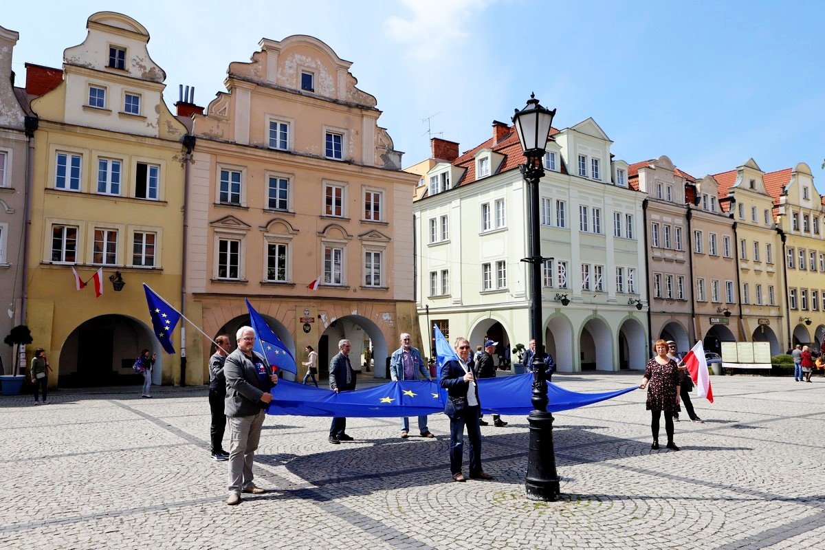 penoletnosc-polski-w-ue-105291