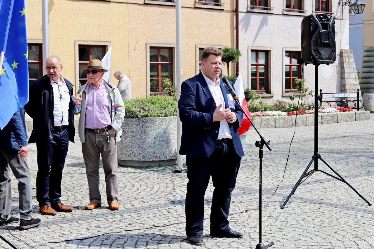 penoletnosc-polski-w-ue-105291