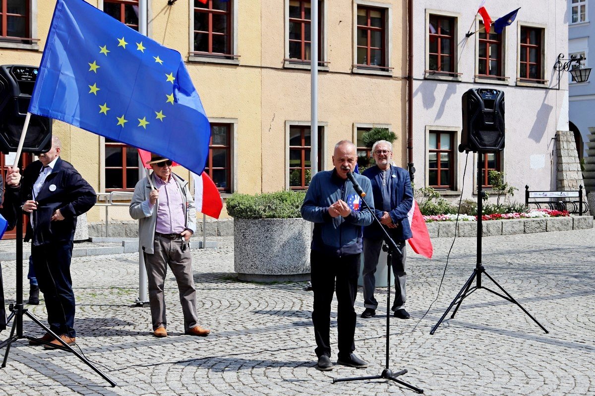 penoletnosc-polski-w-ue-105291