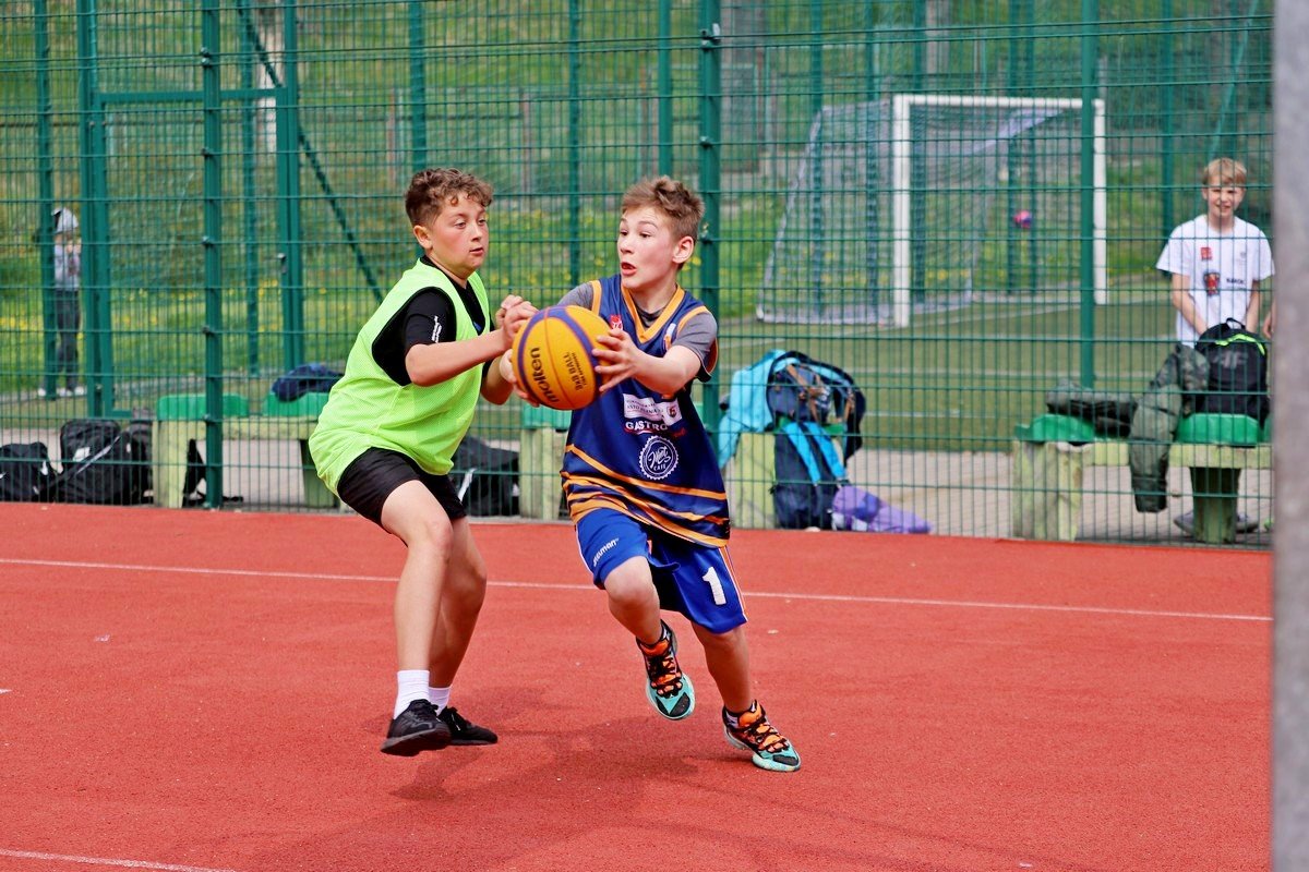 koszykowka-3x3-na-boisku-sp-13-105318