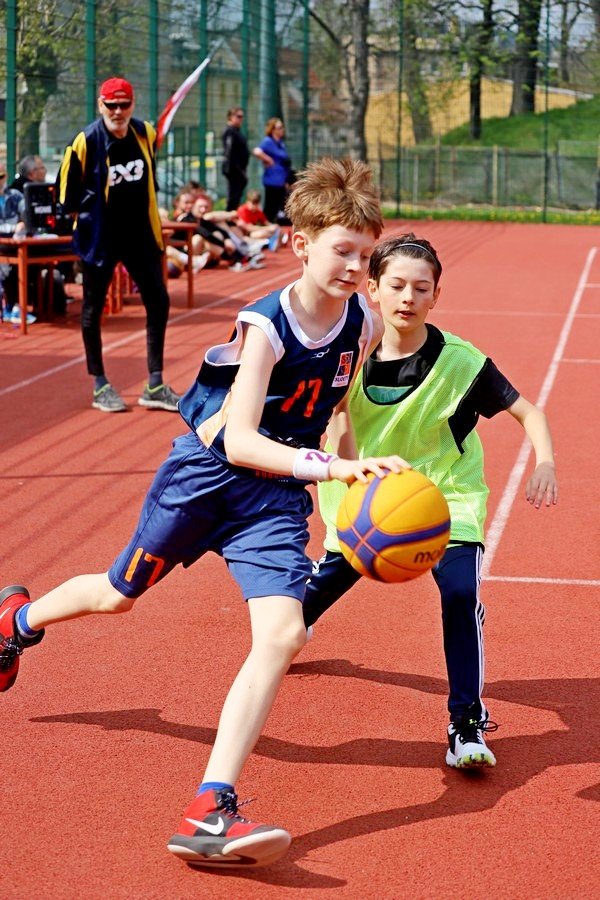 koszykowka-3x3-na-boisku-sp-13-105318