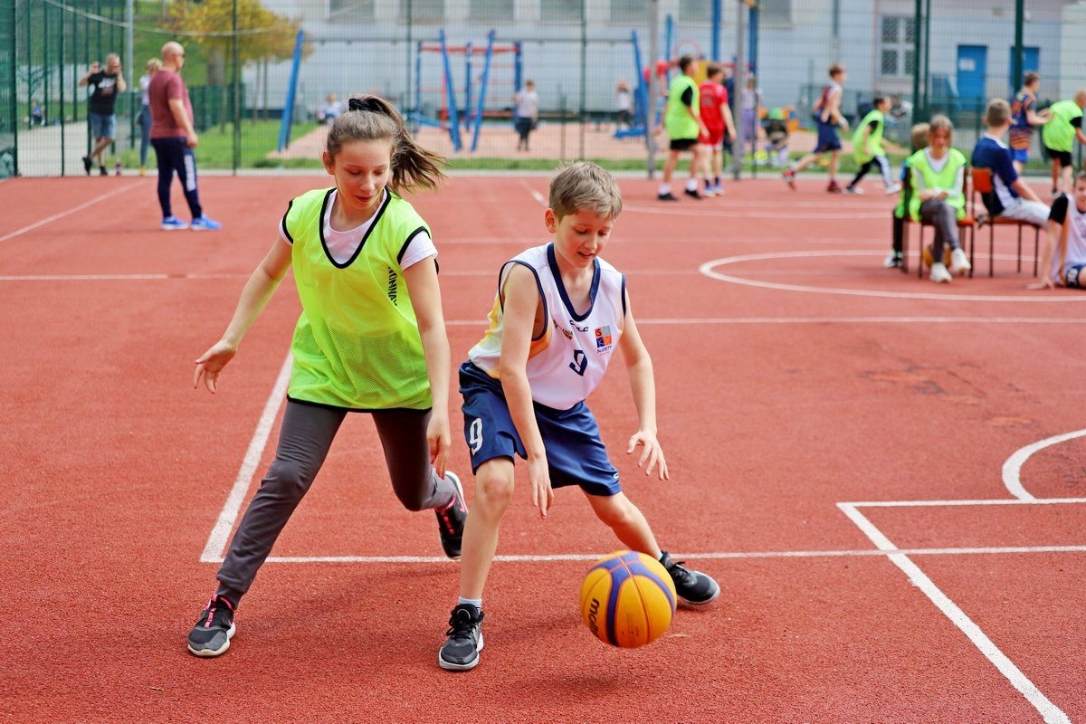 koszykowka-3x3-na-boisku-sp-13-105318