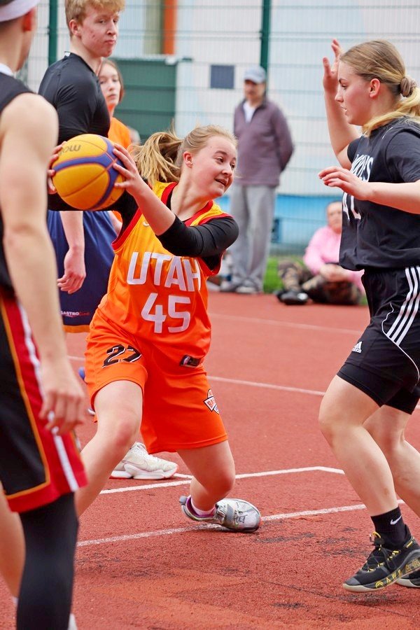 koszykowka-3x3-na-boisku-sp-13-105318