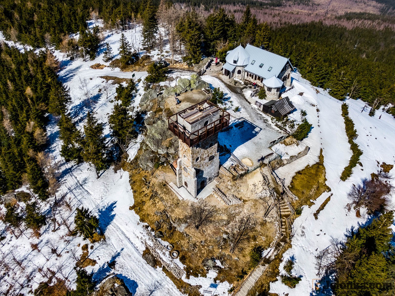wieza-widokowa-w-budowie-105529