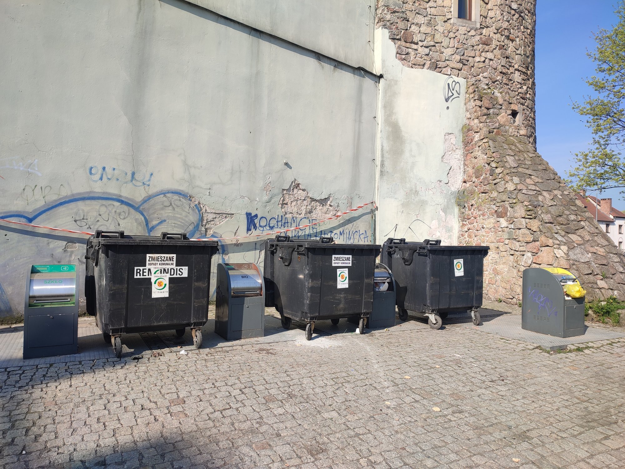podziemne-gniazda-niewypaem-105530