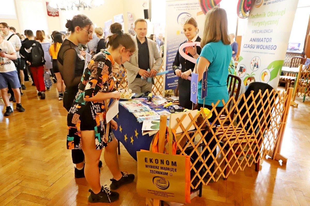 targi-pracy-i-edukacji-105558