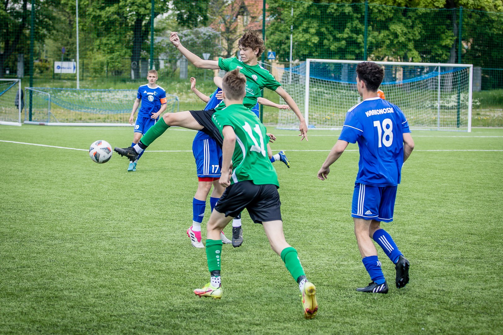 awans-ucieka-105619