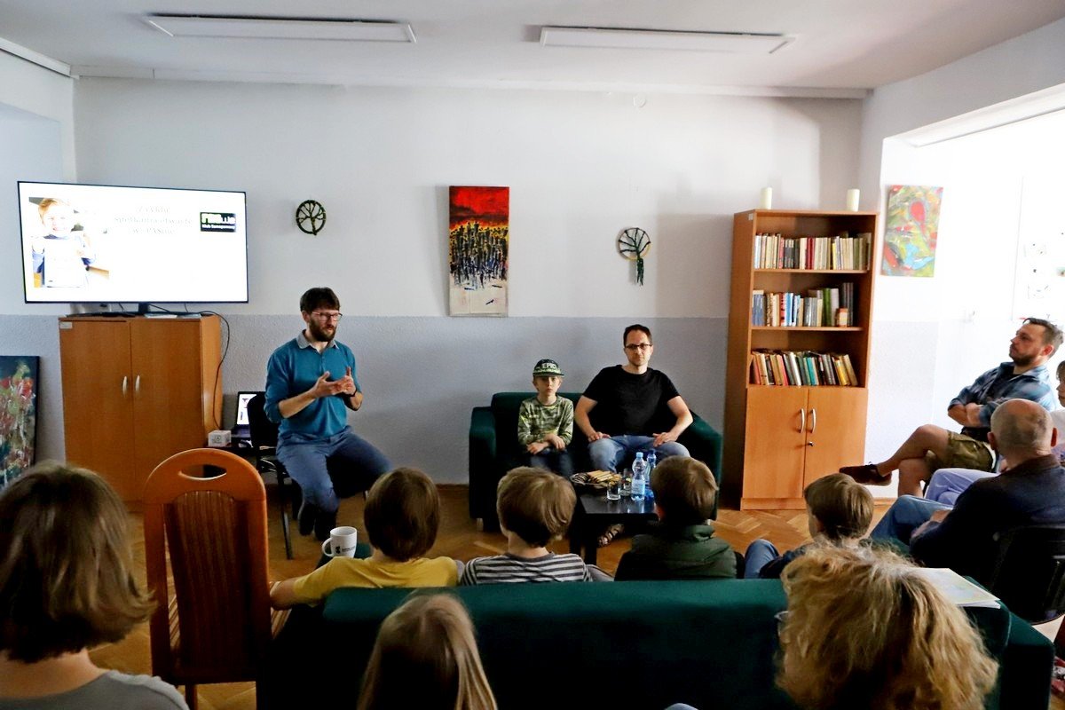 spotkanie-z-ptakiem-naiwniakiem-105700