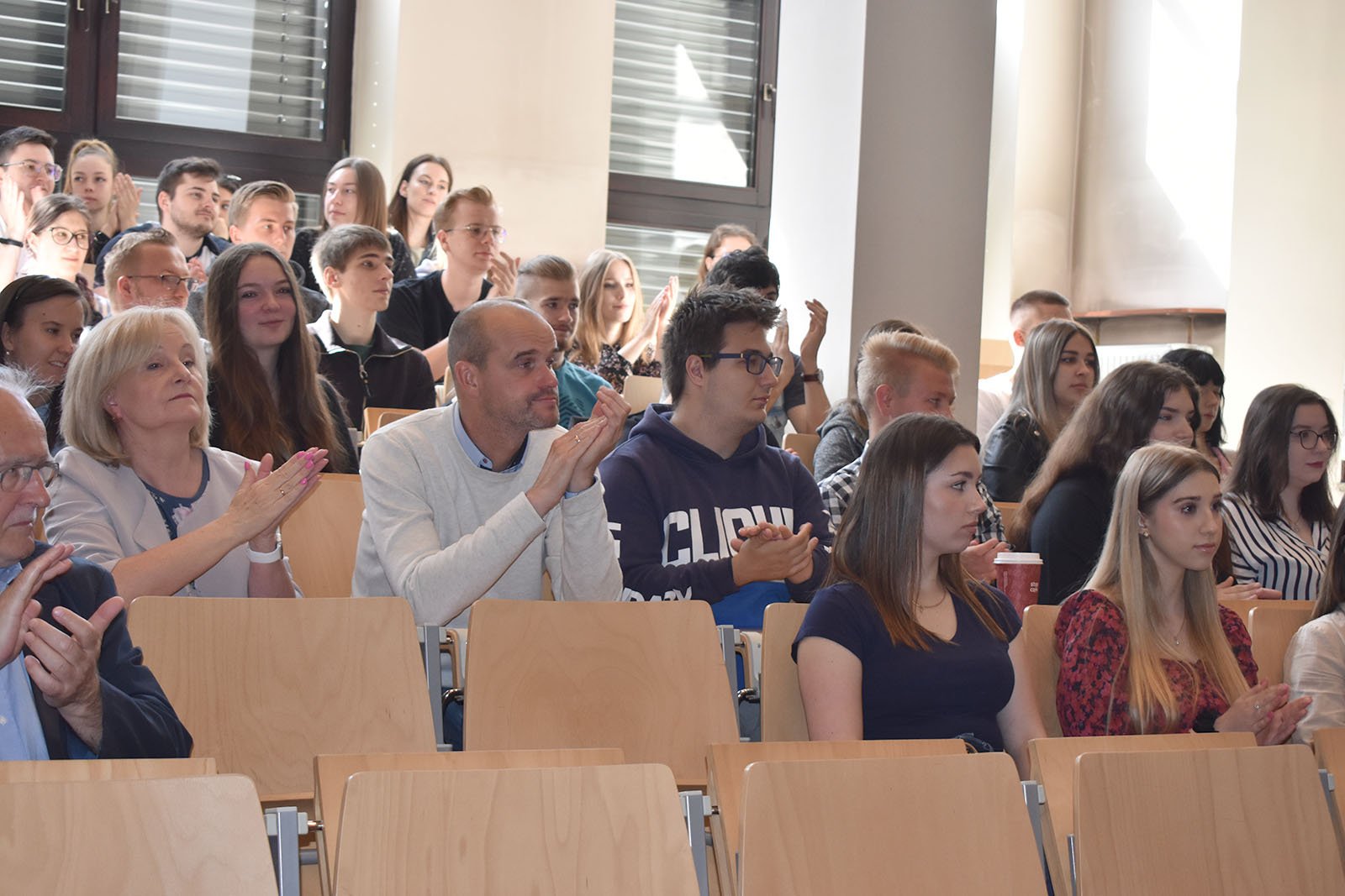 j-hausner-u-studentow-105732