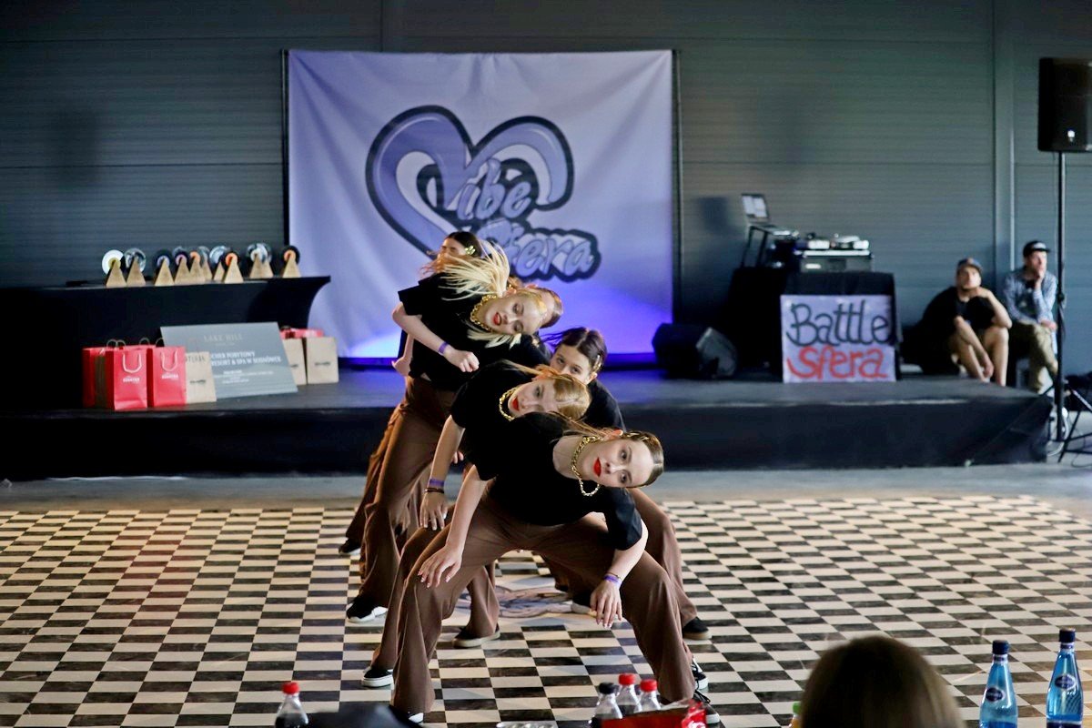 taneczne-pojedynki-w-uroczym-miejscu-105945