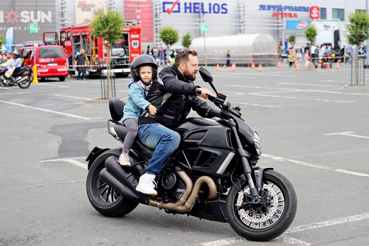 dzien-dziecka-z-motocyklistami-106030