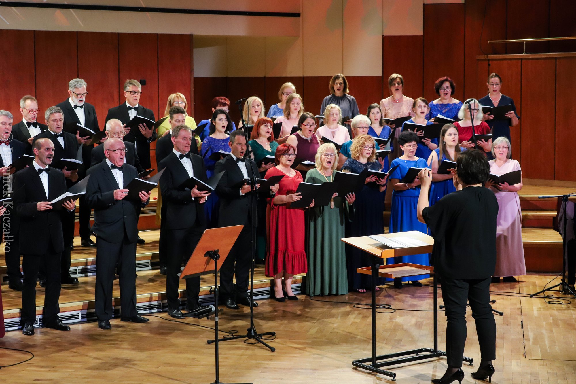 chor-filharmonii-po-debiucie-106209