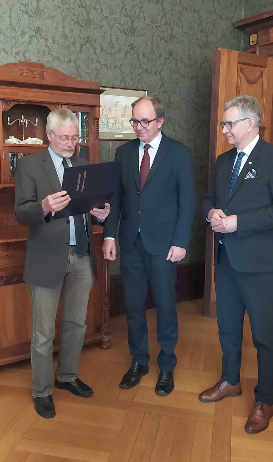 nagroda-dla-dyrektora-janusza-skowronskiego-106421