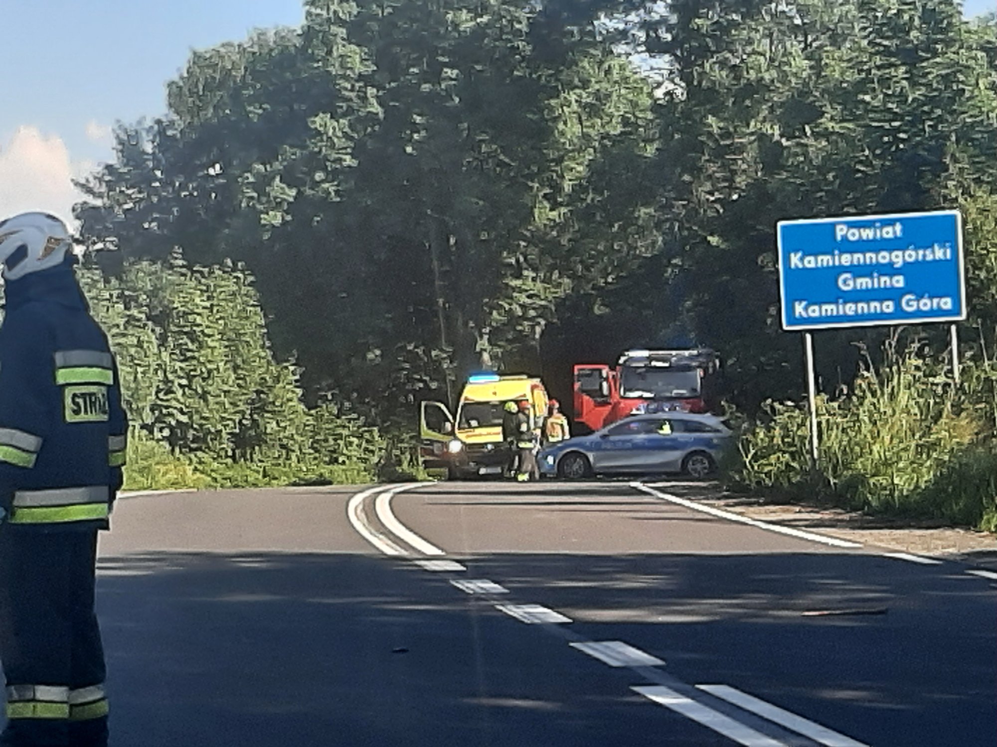 wypadek-autokaru-z-pasazerami-na-przeeczy-kowarskiej-106666