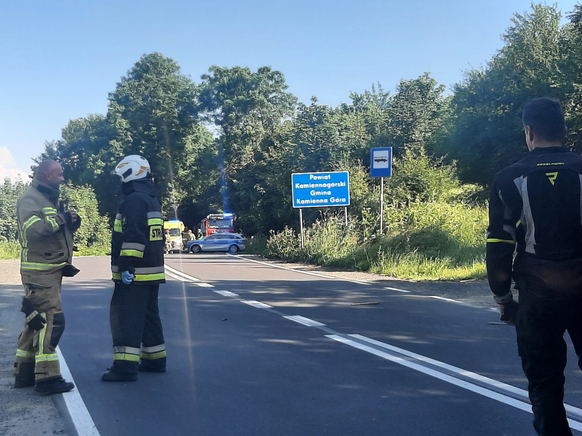 wypadek-autokaru-z-pasazerami-na-przeeczy-kowarskiej-106666