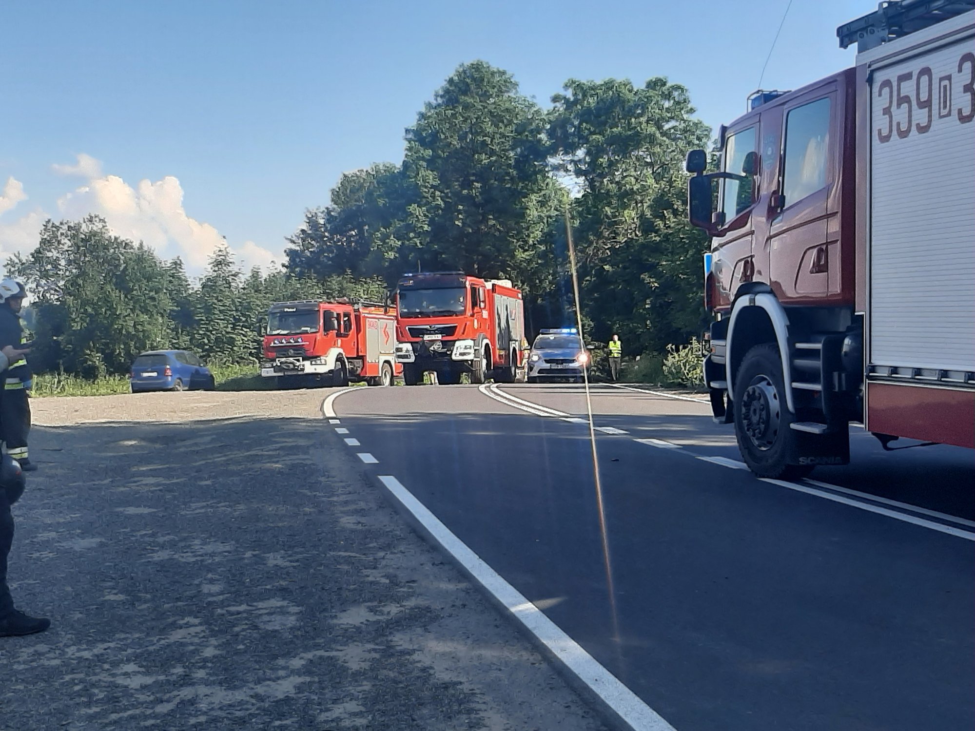 wypadek-autokaru-z-pasazerami-na-przeeczy-kowarskiej-106666