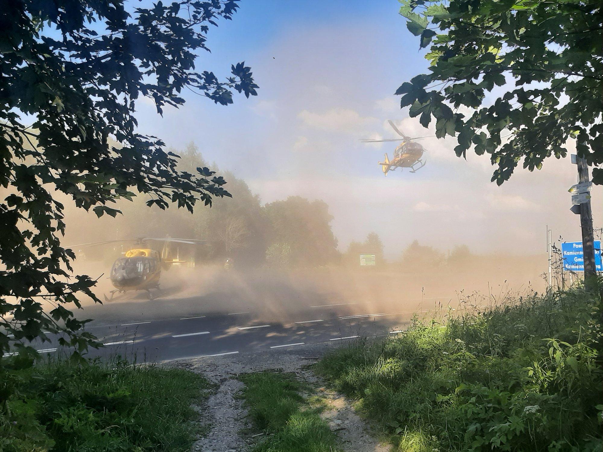 wypadek-autokaru-z-pasazerami-na-przeeczy-kowarskiej-106666