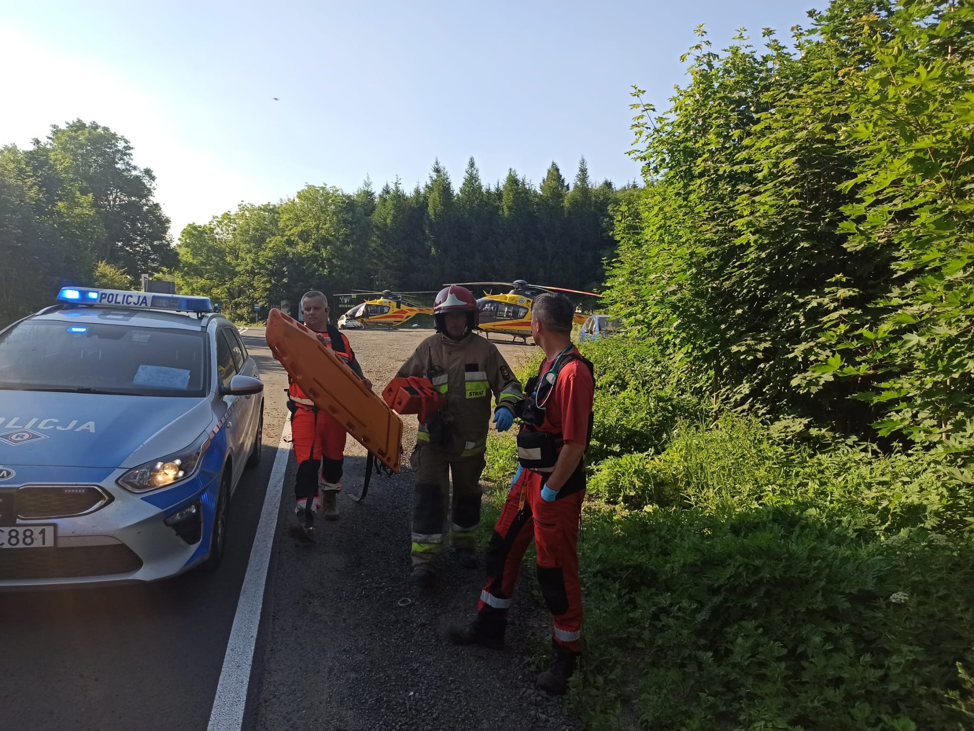 wypadek-autokaru-z-pasazerami-na-przeeczy-kowarskiej-106666