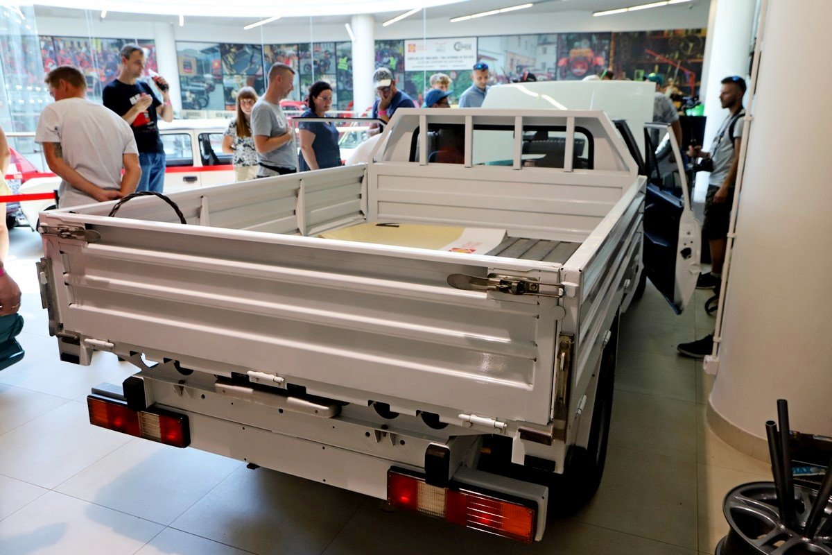 polonez-truck-z-cypru-juz-na-wystawie-106673