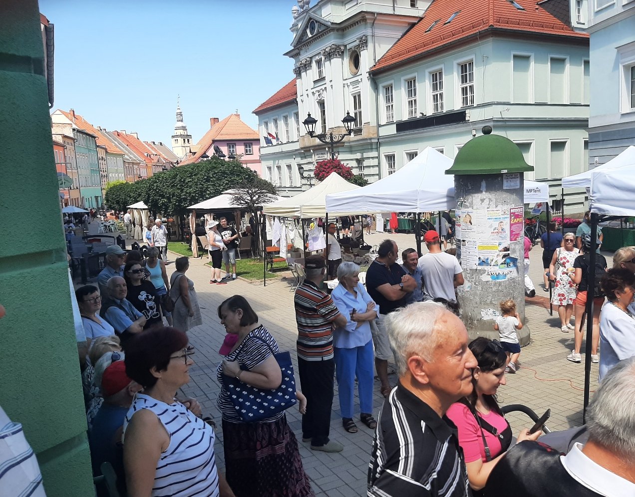 kowarskie-stragany-z-muzyka-i-zabawa-106846