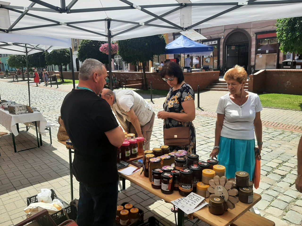 kowarskie-stragany-z-muzyka-i-zabawa-106846