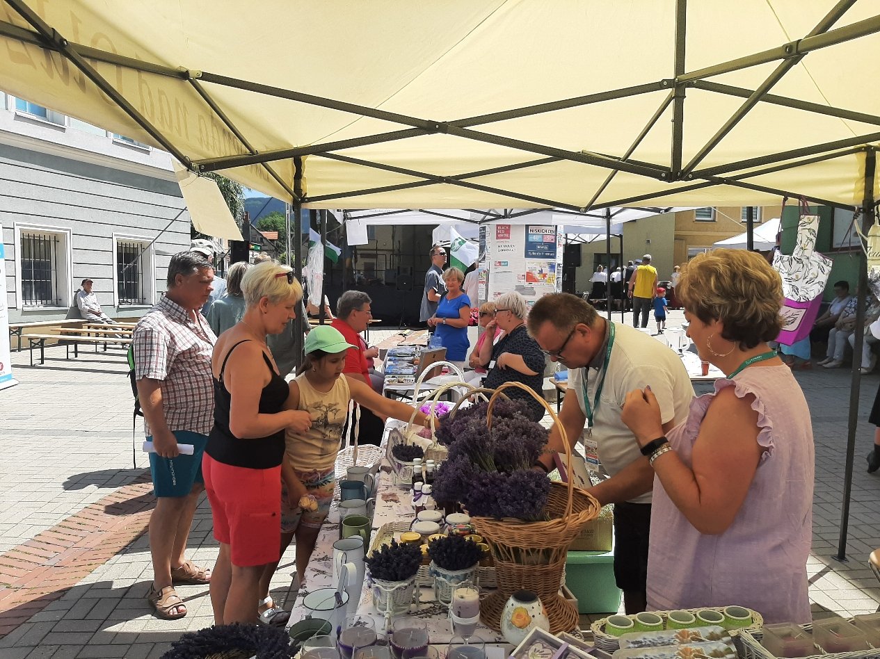 kowarskie-stragany-z-muzyka-i-zabawa-106846