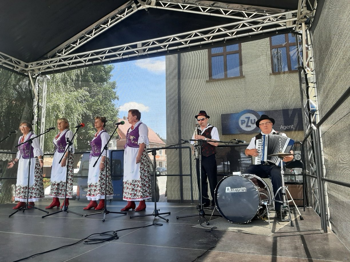 kowarskie-stragany-z-muzyka-i-zabawa-106846