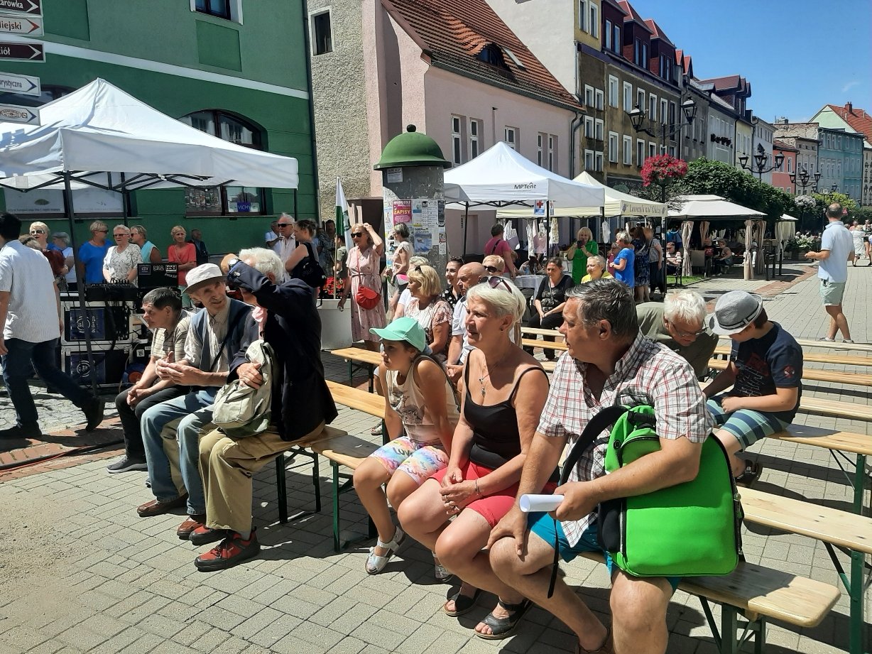 kowarskie-stragany-z-muzyka-i-zabawa-106846