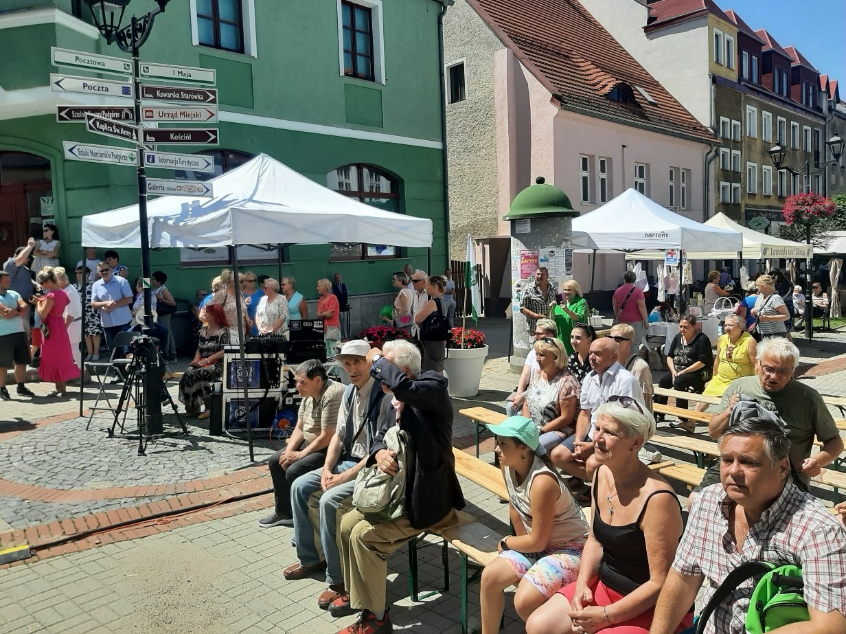 kowarskie-stragany-z-muzyka-i-zabawa-106846