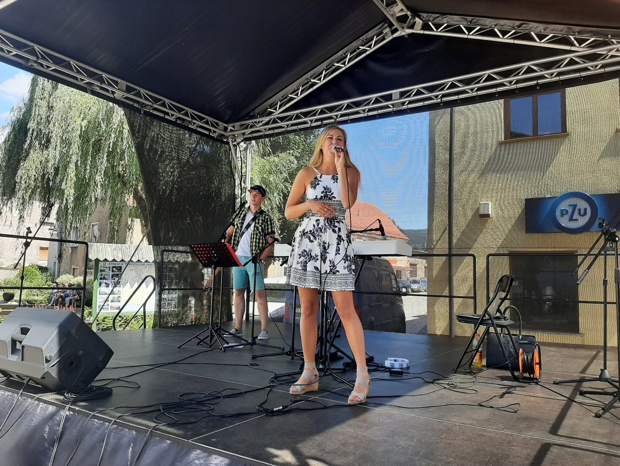 kowarskie-stragany-z-muzyka-i-zabawa-106846