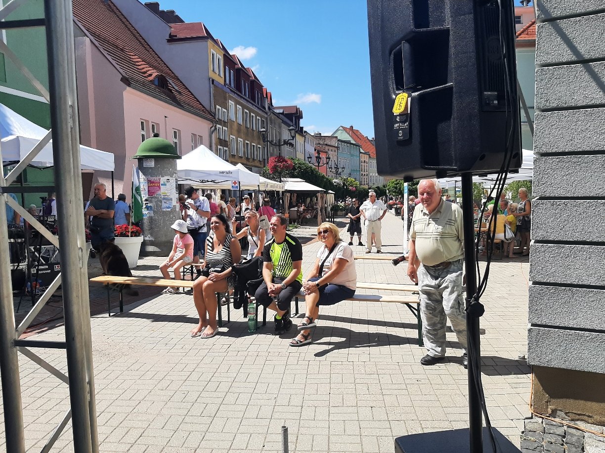 kowarskie-stragany-z-muzyka-i-zabawa-106846