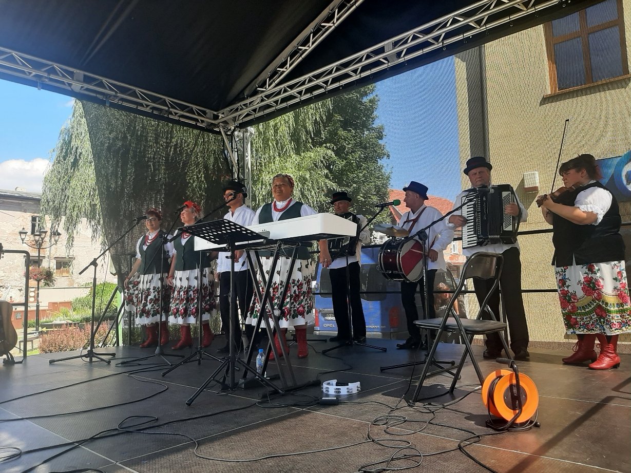 kowarskie-stragany-z-muzyka-i-zabawa-106846
