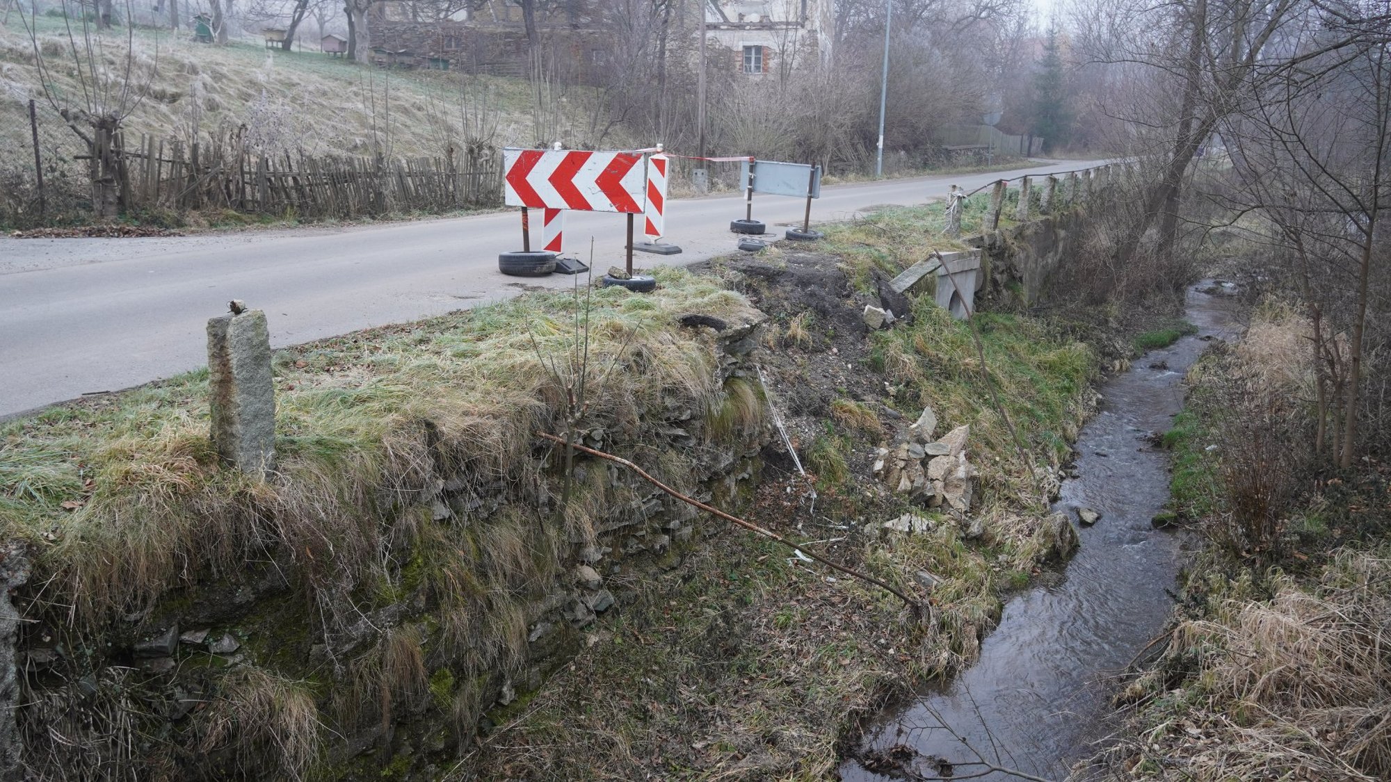prace-nad-potokiem-106870