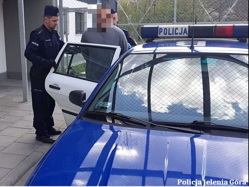 zatrzymany-probowa-oszukac-policjantow-106886
