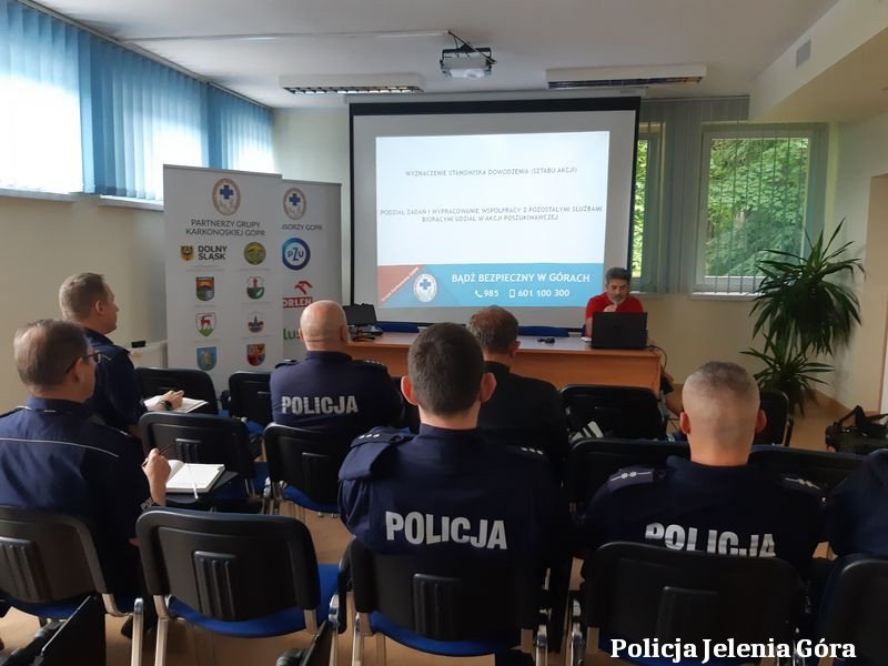 policjanci-u-goprowcow-106993