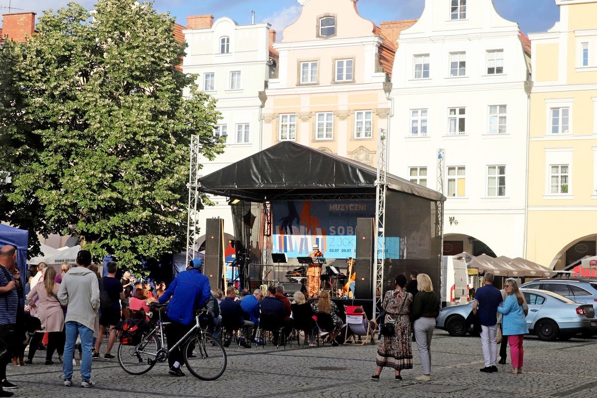 muzyczne-weekendy-w-jeleniej-gorze-107063