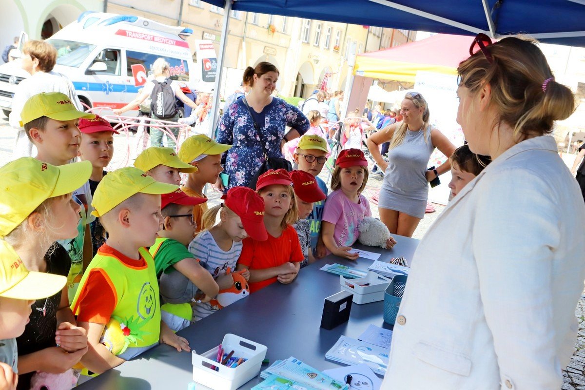 bezpieczne-wakacje-festyn-w-centrum-107089