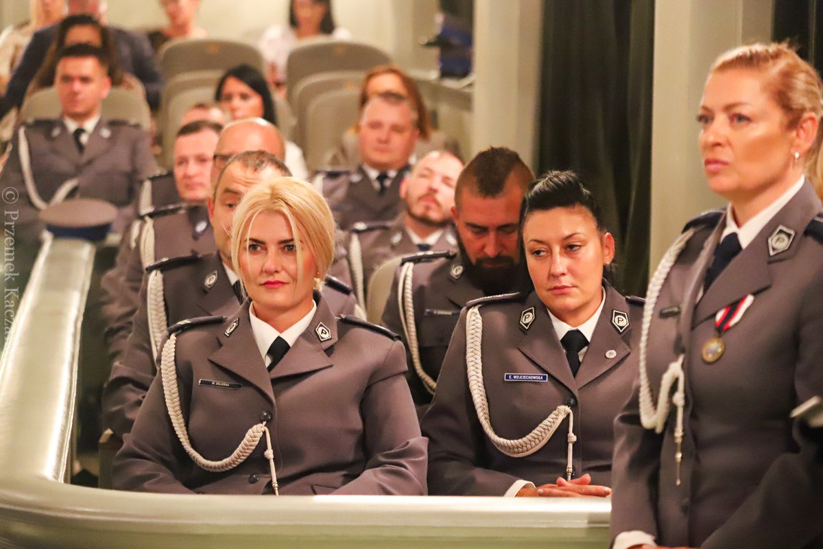swieto-policji-z-awansami-i-nagrodami-107152