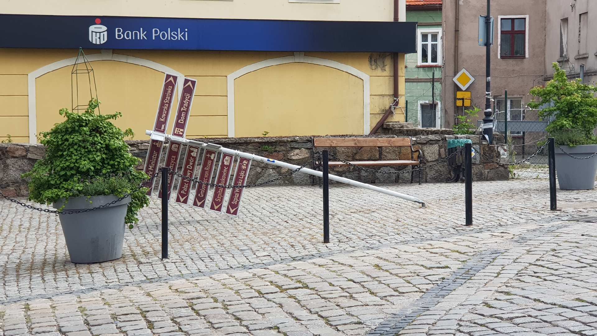 szalony-rajd-wandali-107177