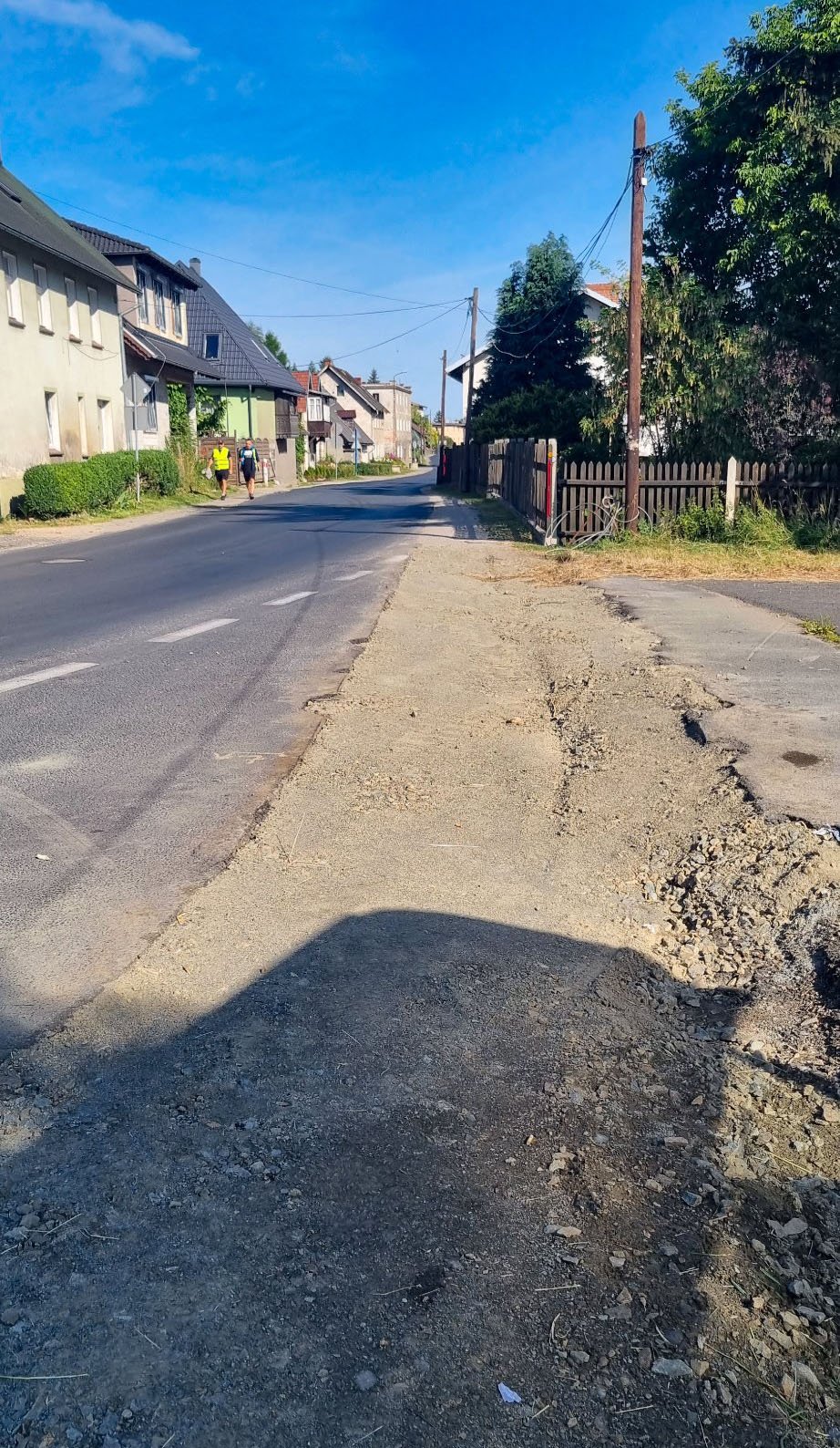 powstaje-chodnik-przy-ruchliwej-drodze-107578